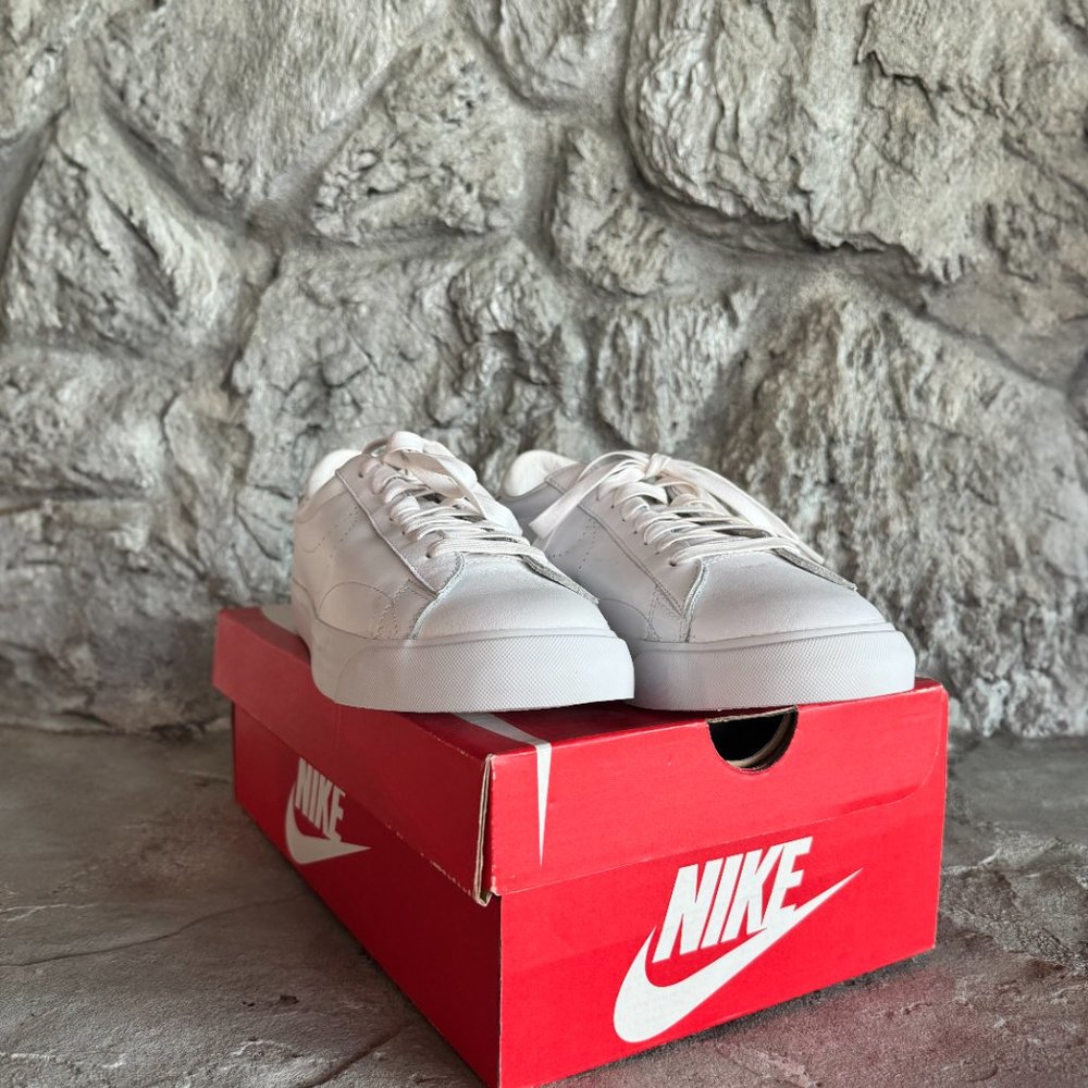 NIKE TENNIS CLASSIC AC Men's White Sneaker (Size 10)